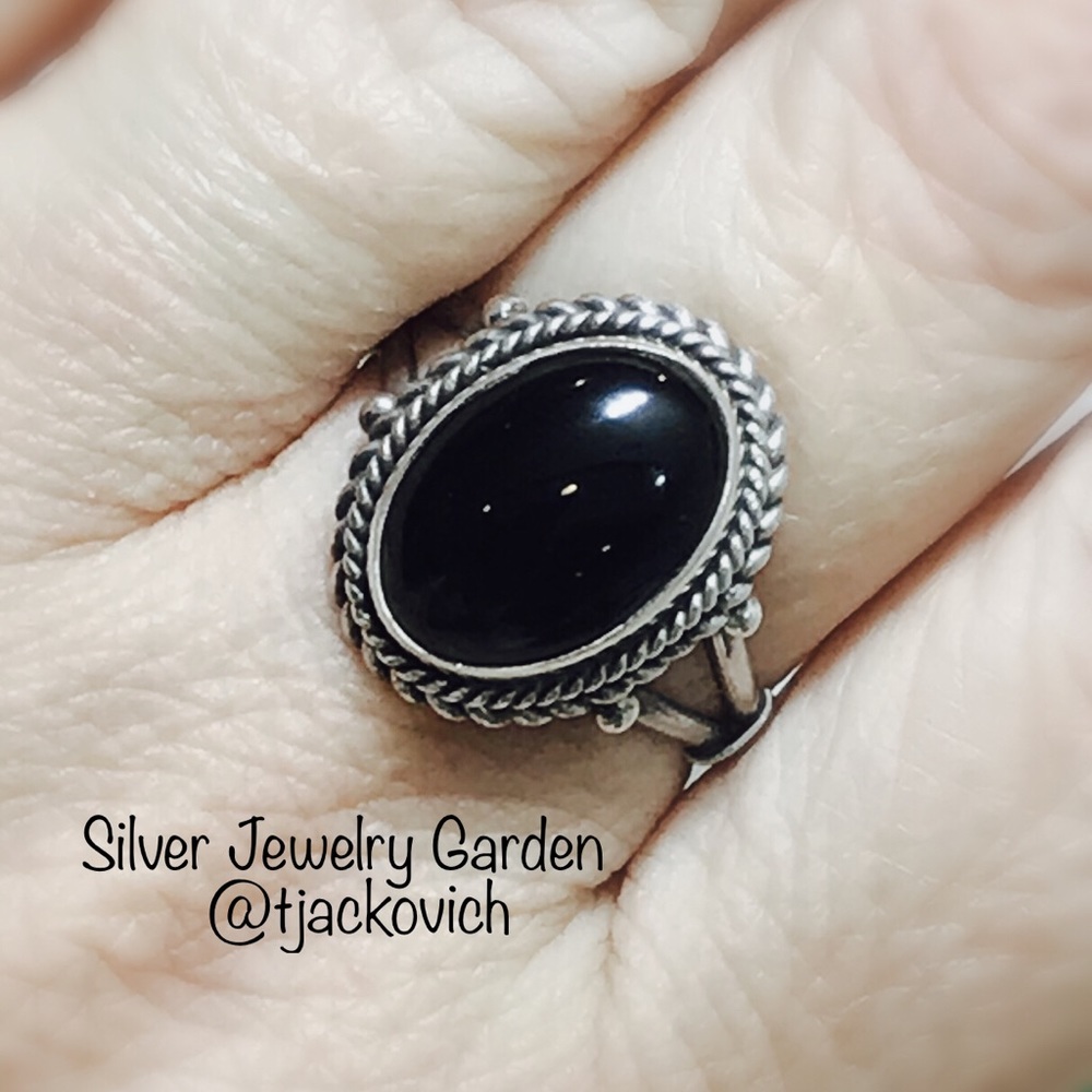 Oval Black Onyx Rope Edge Sterling Silver Ring